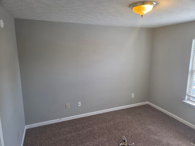 Building Photo - 450 Dabney Dr