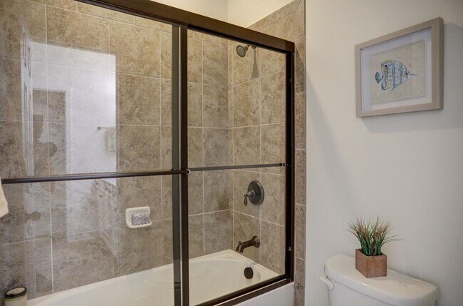 Building Photo - 104 Wellington Trce