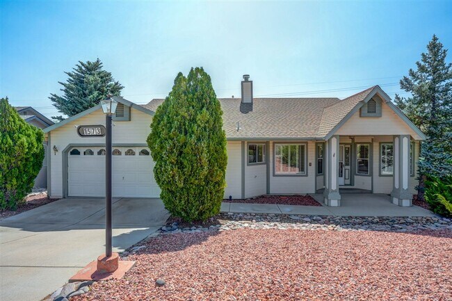 Primary Photo - Freshly painted, 3 Bedroom, 2 Bath Home in...