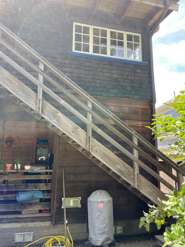 Building Photo - Benvenue Studio