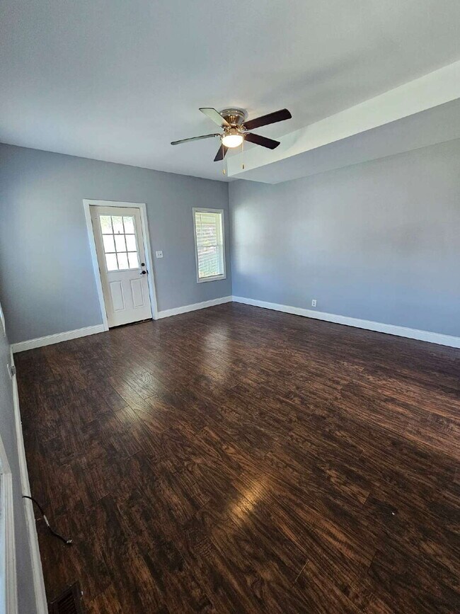 Building Photo - Duplex - 2 Bedroom, 2 Full Bathrooms and a 2 Car Garage. Updated Living Space with Hardwood Floor...