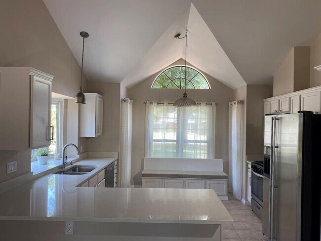 Building Photo - 2207 Warfield Way