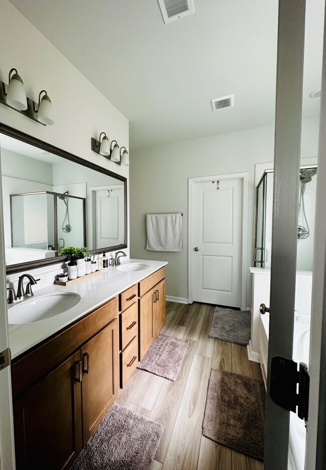 Building Photo - 37 Evan Wade Ct