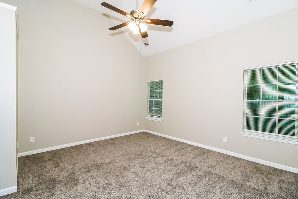 Building Photo - 230 Cinnamon Oak Cir