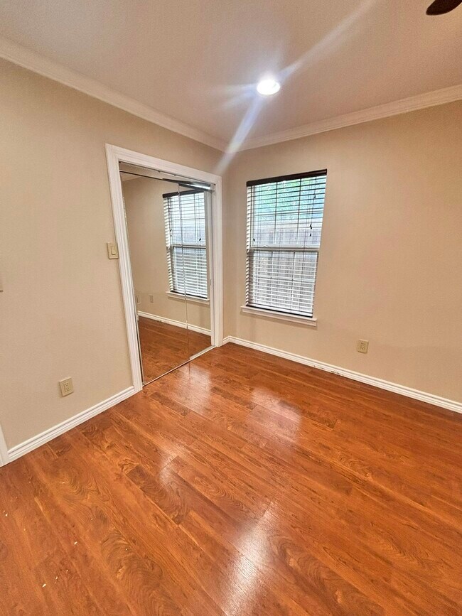 Building Photo - 10838 Hermosa Dr
