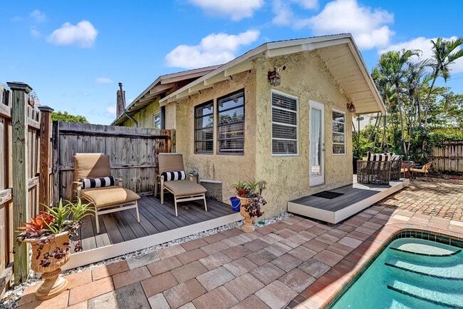 Building Photo - 1627 N Ocean Breeze
