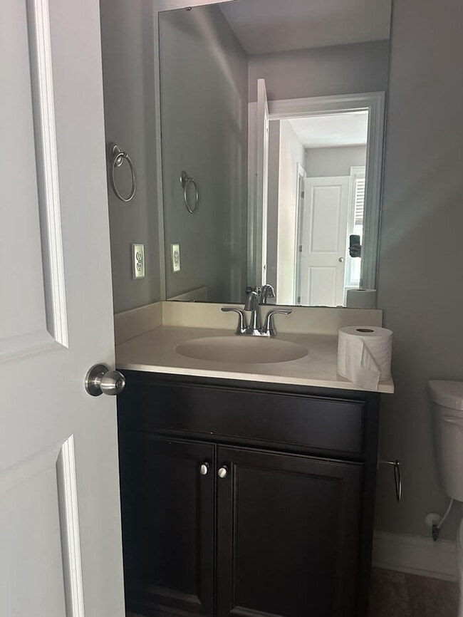 Building Photo - Beautiful 4 beds 3 baths in Raleigh