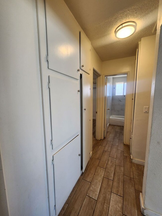 Building Photo - 3 Bedroom 1 bath