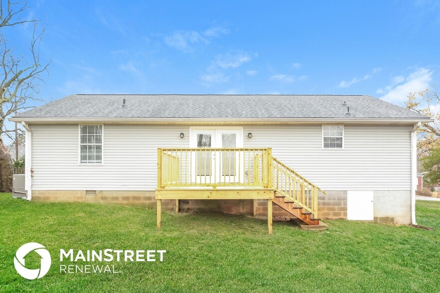 Building Photo - 310 Duling Ave