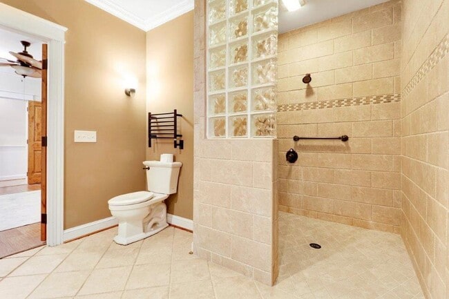 Building Photo - 12 Rose Hill Way