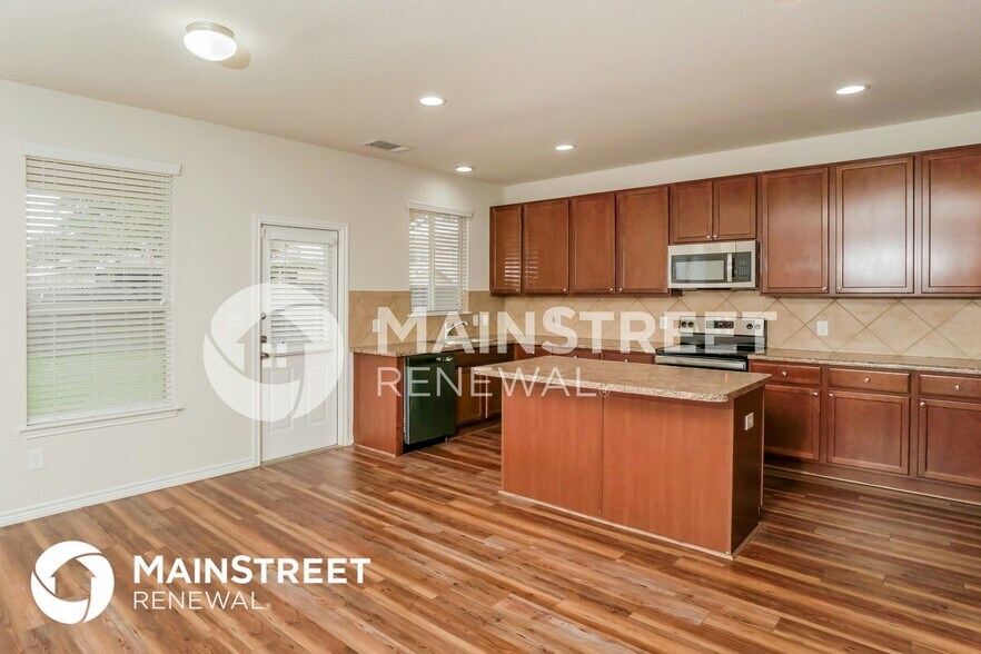 Building Photo - 11910 Fieldcrest Run
