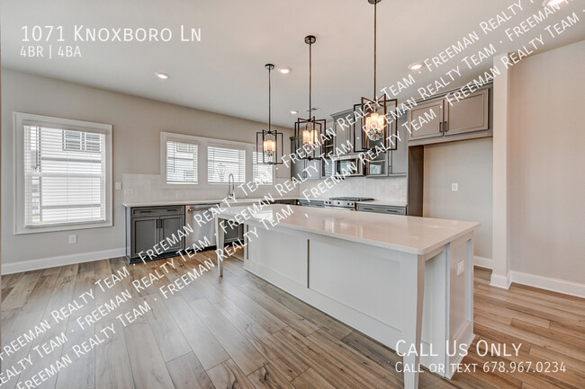 Building Photo - 1071 Knoxboro Ln