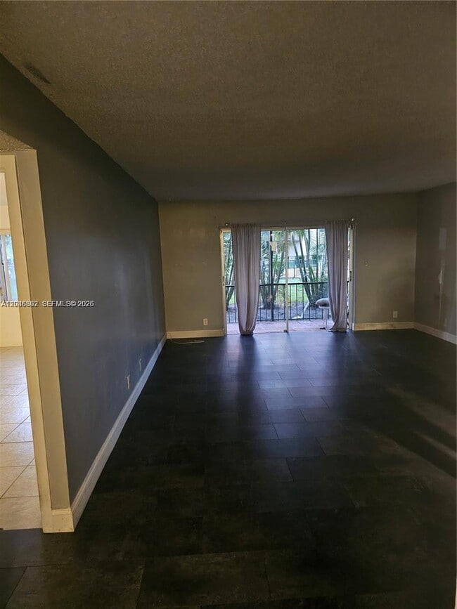 Building Photo - 5961 N Falls Cir Dr