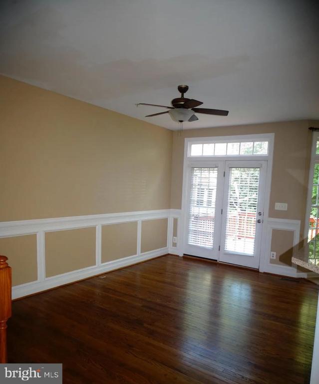 Building Photo - 10604 Ashford Way
