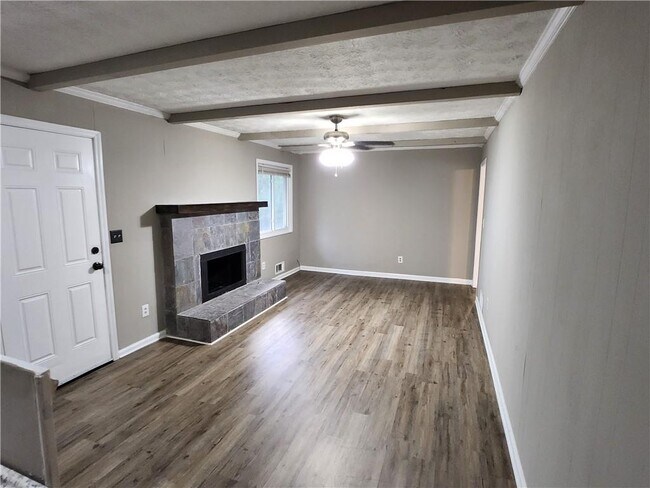 Building Photo - 171 Sarann Ct NW