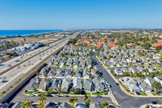 Building Photo - Furnished 2 bedroom in Carlsbad-Close to Beach