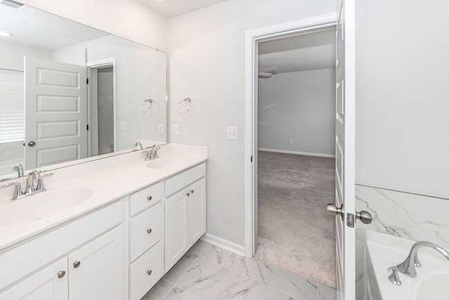 Building Photo - 4 Bedroom, 2.5 Bathroom Home in Cane Bay Plantation - Summerville