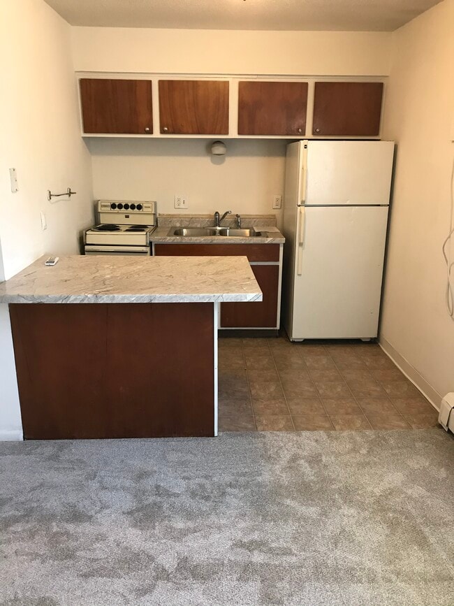 Building Photo - 105 NW College Ave