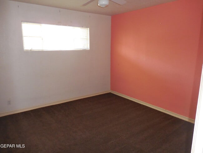 Building Photo - 701 W Yandell Dr