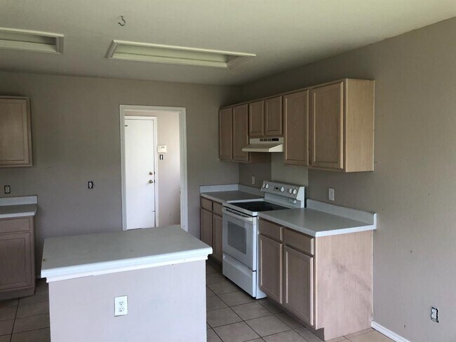 Building Photo - 310 Crossland Cove