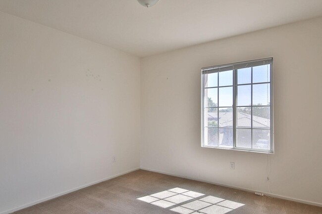Building Photo - 83284 Lightning Rd
