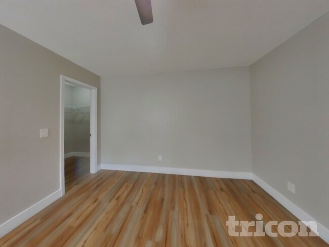 Building Photo - 84092 St James Ct