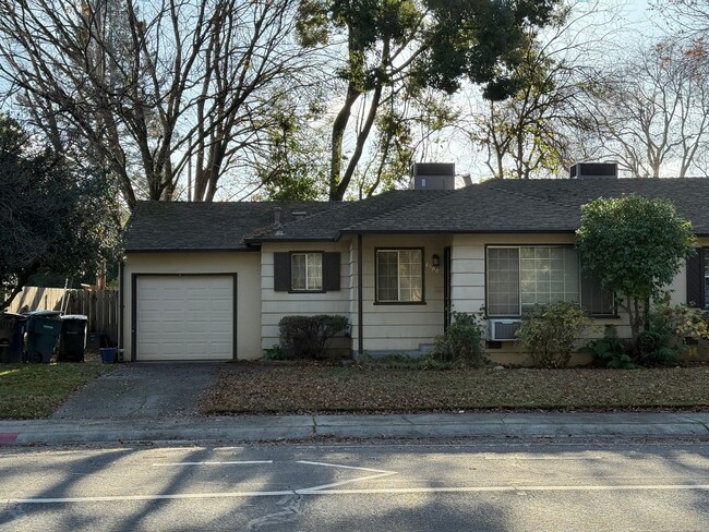 Primary Photo - ADORABLE 2/2 (East Sac Location) Duplex!