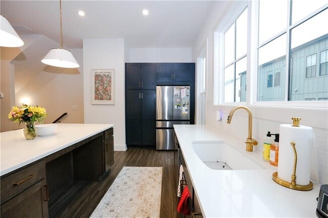 Building Photo - 1305 Breezy St SE