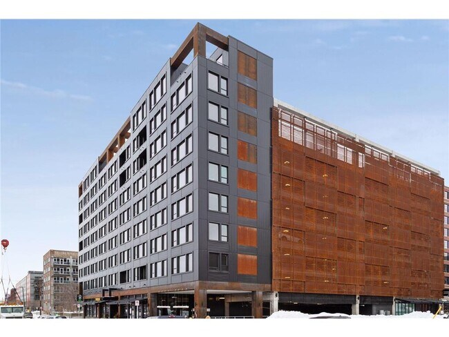 Building Photo - 728 N 3rd St