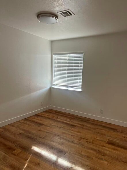 Building Photo - 6465 Meadow Lark Ln