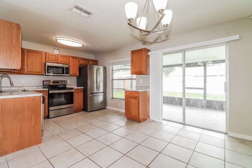 Building Photo - 912 Axlewood Cir
