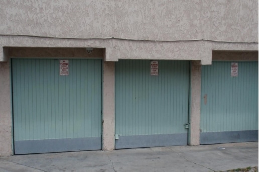 Garages - Pine sol