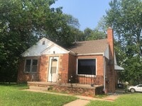 Building Photo - 2104 S 42nd St