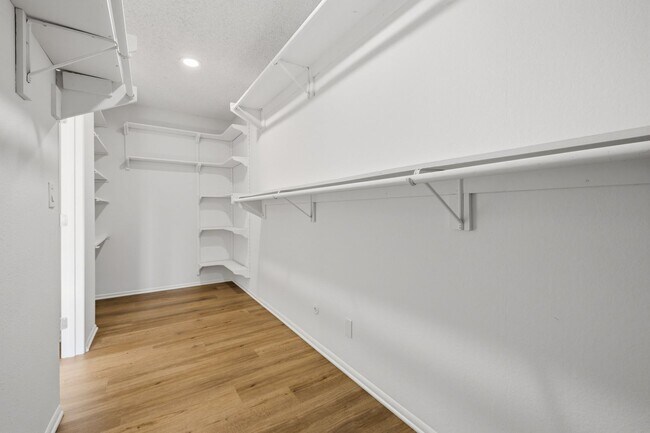 Building Photo - Beautifully Updated Home in Lake Lindero