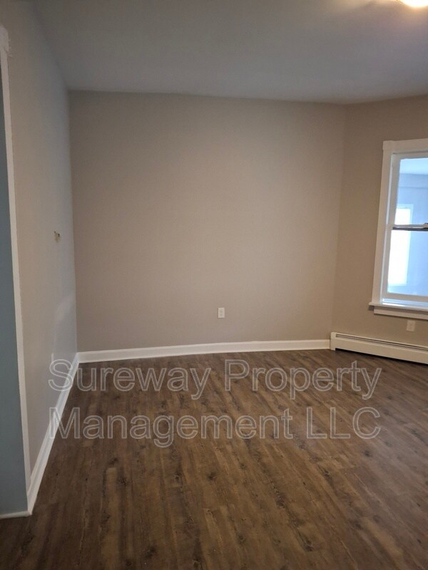 Building Photo - 37 W Cedar Ave