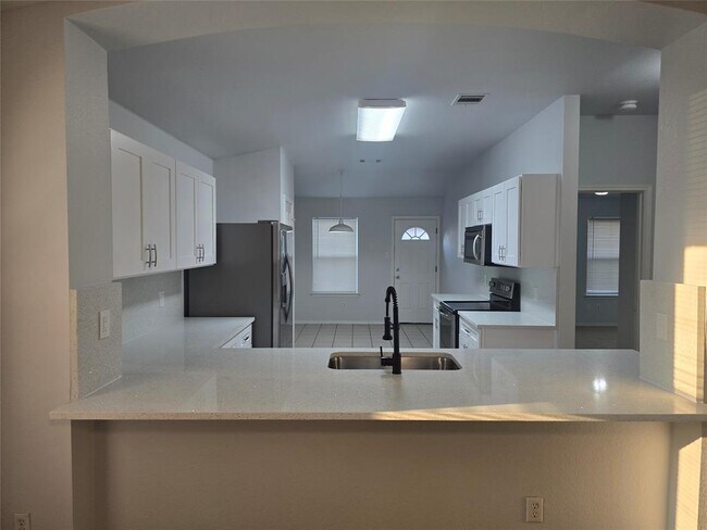 Building Photo - 103 Lucy Cove