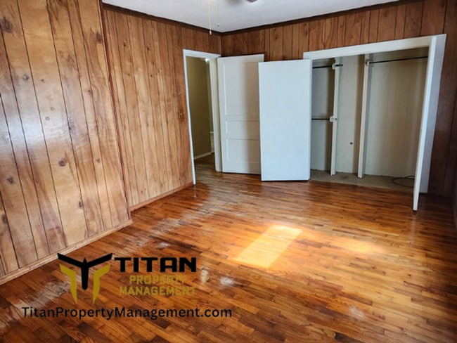 Building Photo - 3 bed house