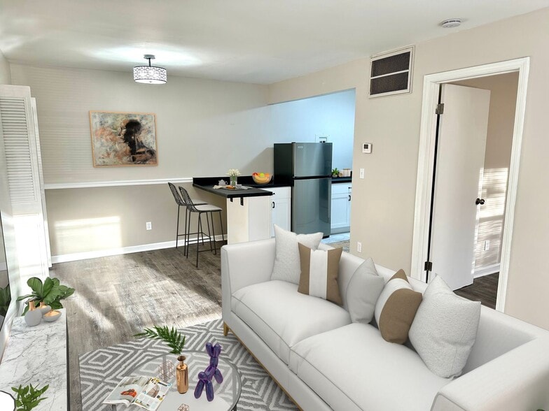 Interior Photo - Le Blanc Court