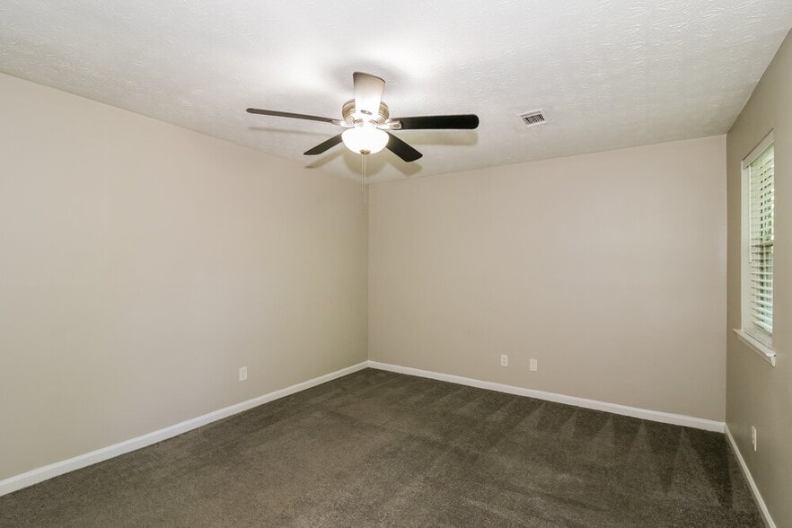 Building Photo - 7943 Taylor Cir