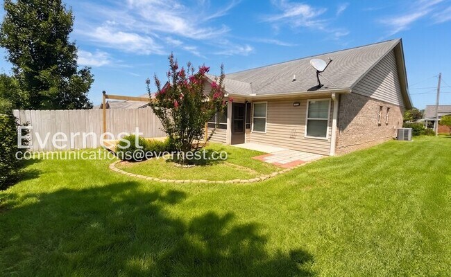 Building Photo - 2-Bed/2-Bath Town Home/Pet Friendly/Available Now!