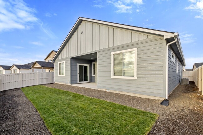 Building Photo - 7565 W Itasco Dr