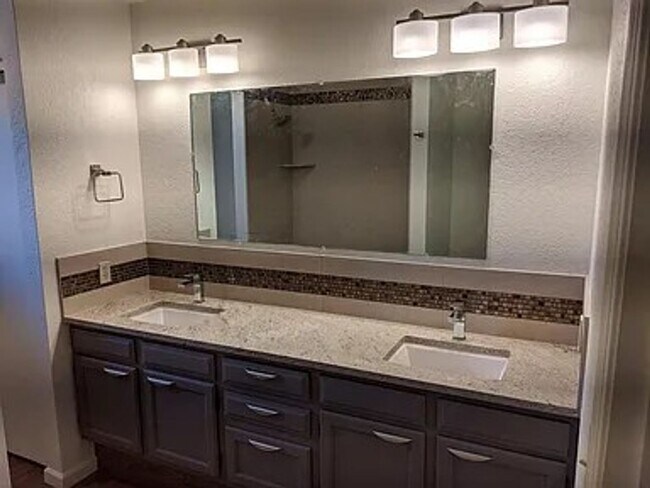 Building Photo - OTM- HOME IN WEST SEDONA