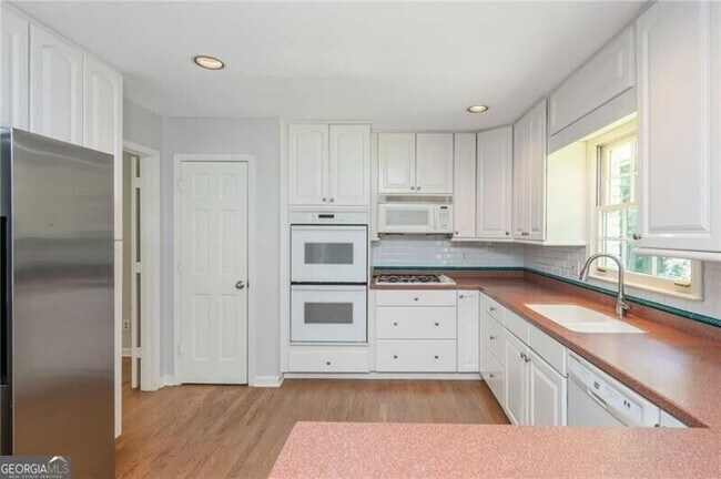 Building Photo - 5599 Bend Creek Rd