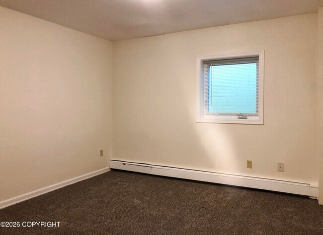 Building Photo - 3903 Iowa Dr