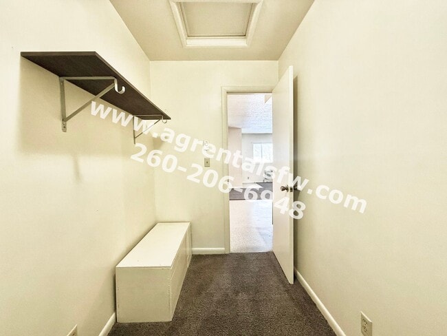 Building Photo - 1002 Lewis Pl