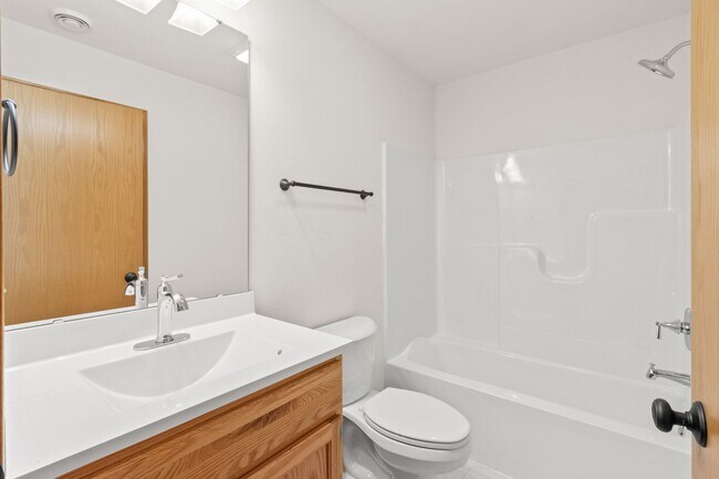 Building Photo - 544