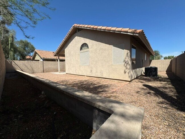 Building Photo - 14406 S 43rd St
