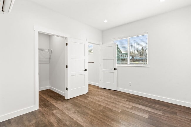 Building Photo - Brand new 2 bed/2 bath, central a/c, dishwasher, washer & dryer, deck & patio! March rent free!