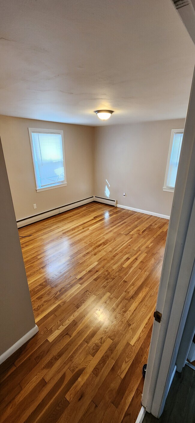 Building Photo - 6 Greenacre Rd