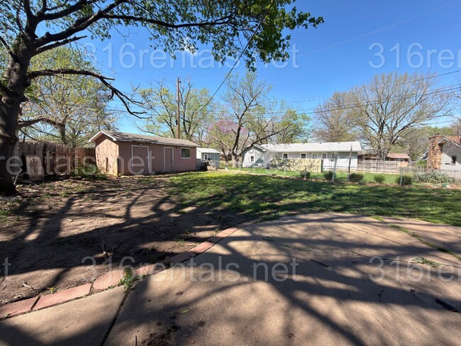 Building Photo - 520 Linda Ln